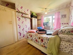 Bedroom- click for photo gallery